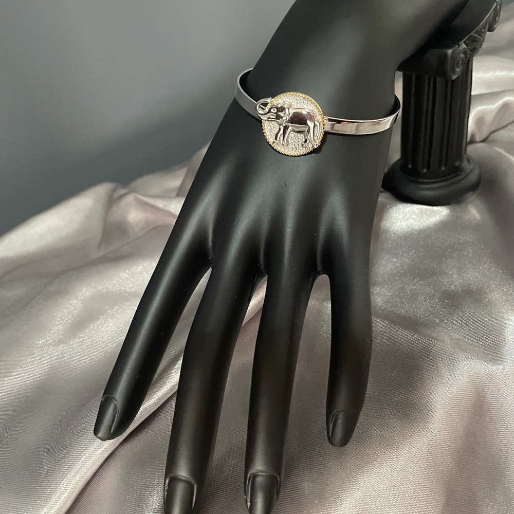 Elephant Bangle Bracelt